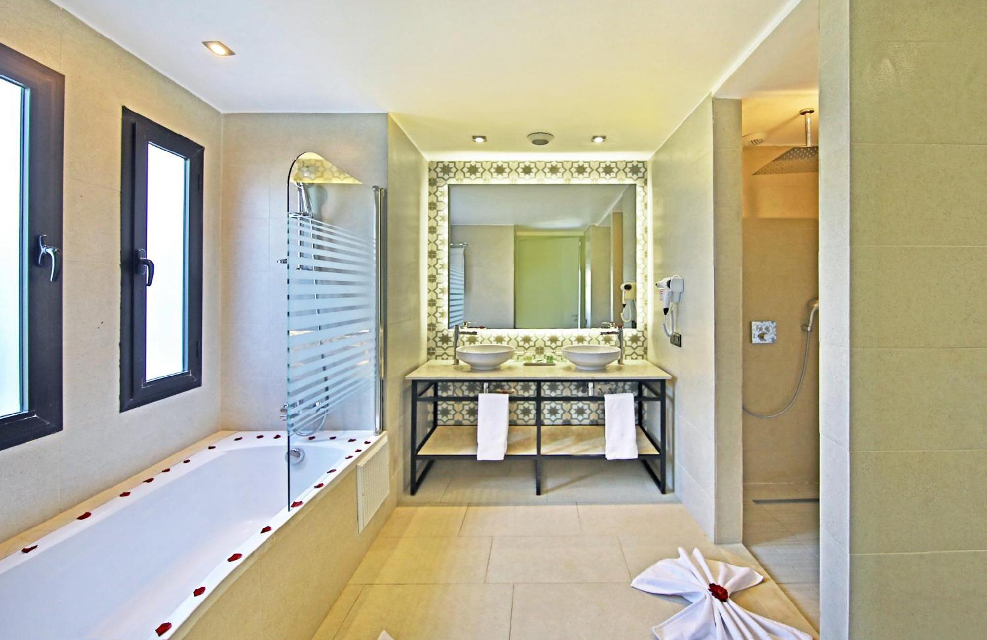 Готель Kenzi Club Agdal Medina Lahebichate Екстер'єр фото Bathroom