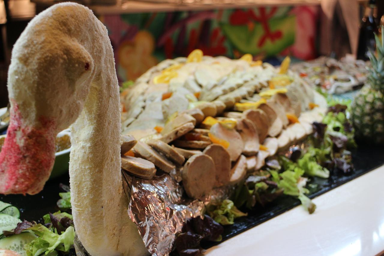 Готель Kenzi Club Agdal Medina Lahebichate Екстер'єр фото A duck with a salad